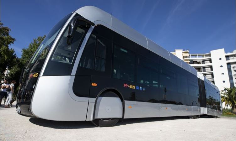 Francia pone en marcha el primer BRT 100% de hidrógeno del mundo